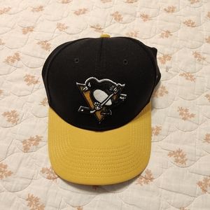 L/XL Pittsburgh Penguins hat